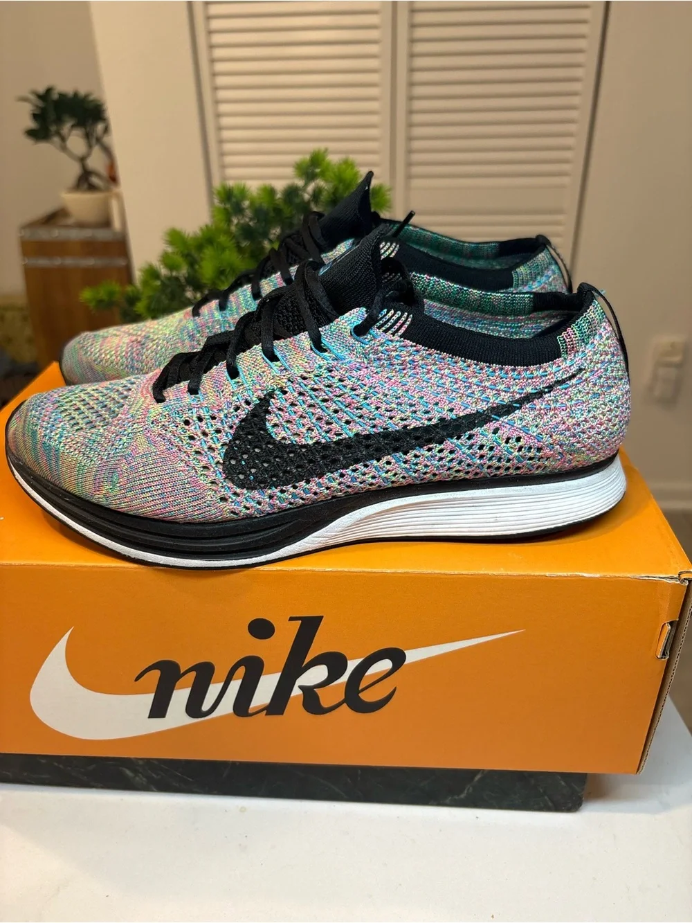 Nike Multicolor Flyknit Racer Men’s size 8 running shoes *Rare* Like New